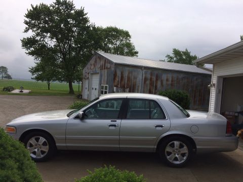 2003 Ford Crown Victoria