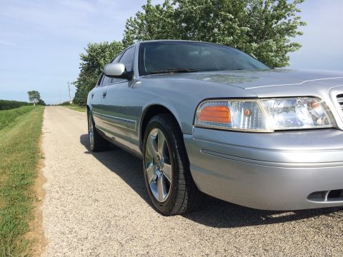 2003 Ford Crown Victoria - New Wheels!