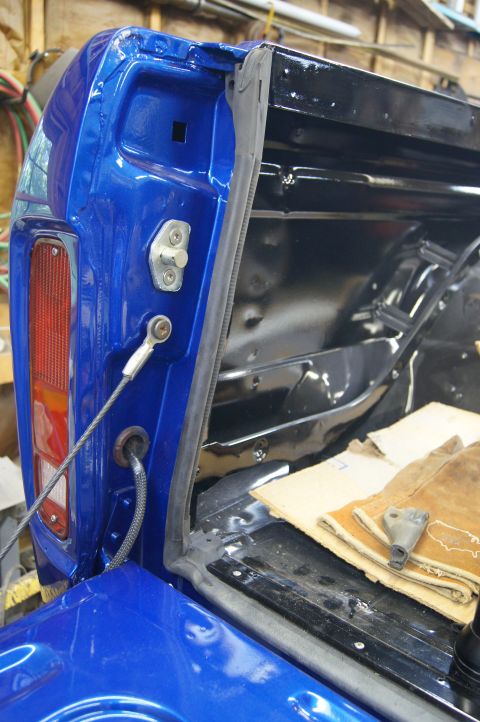 1979 Ford Bronco - Even the latch strikes are 79 style and line up and work perfectly with the later tailgate.