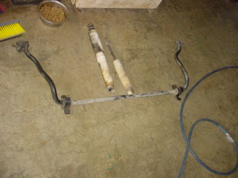 1988 Ford Bronco - Shocks and swaybar off