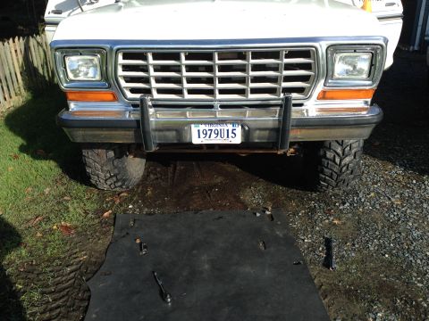 1979 Ford Bronco - Front view of a 1979 Ford Bronco, its grille and Virginia license plate.