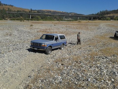 1996 Ford Bronco - Up to the Axle in Cobble Rock
