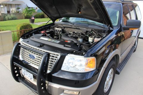 2003 Ford Expedition “TOW RIG”