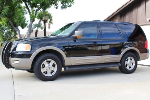 2003 Ford Expedition “TOW RIG”