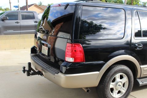 2003 Ford Expedition “TOW RIG”