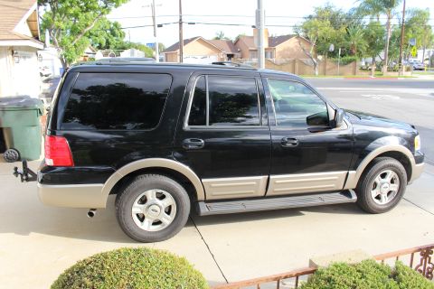 2003 Ford Expedition “TOW RIG”