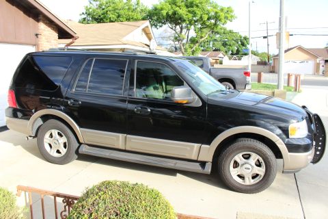 2003 Ford Expedition “TOW RIG”