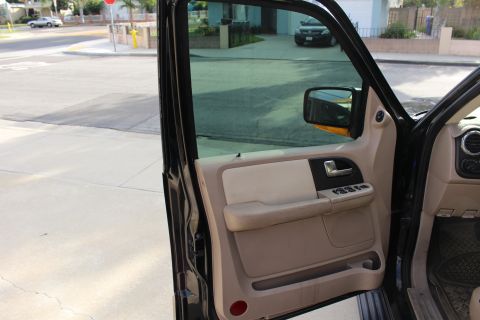 2003 Ford Expedition “TOW RIG”