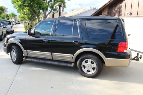 2003 Ford Expedition “TOW RIG”