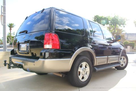 2003 Ford Expedition “TOW RIG”