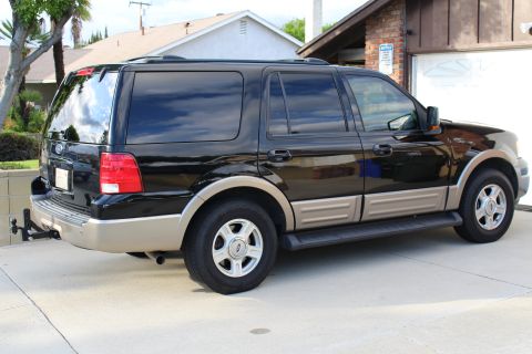 2003 Ford Expedition “TOW RIG”