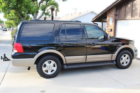 2003 Ford Expedition “TOW RIG”