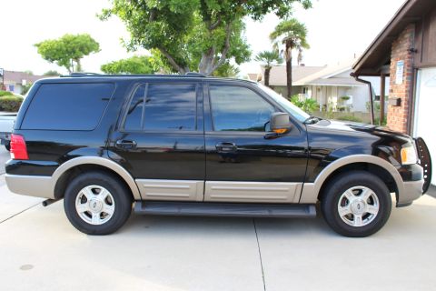 2003 Ford Expedition “TOW RIG”