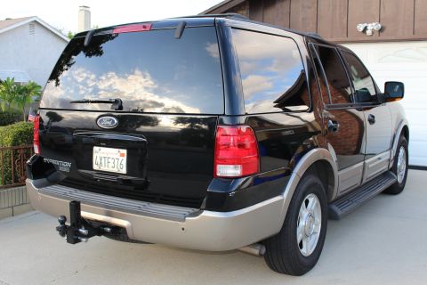 2003 Ford Expedition “TOW RIG”