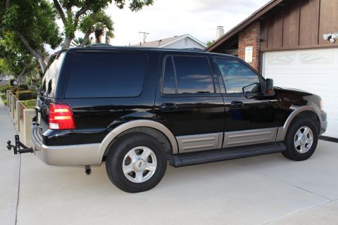 2003 Ford Expedition “TOW RIG”