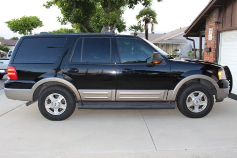 2003 Ford Expedition “TOW RIG”
