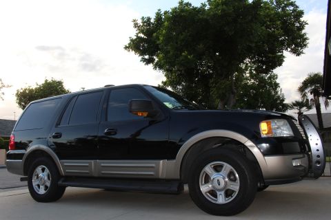 2003 Ford Expedition “TOW RIG”