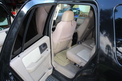 2003 Ford Expedition “TOW RIG”