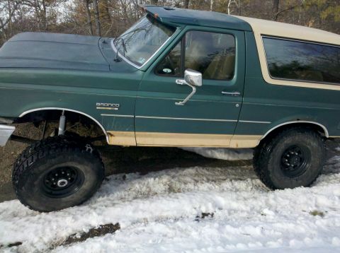 1990 Ford Bronco photo