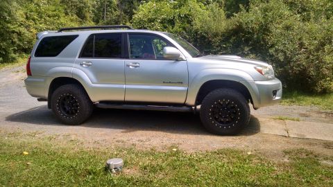 2008 Toyota 4Runner - just the front lifted