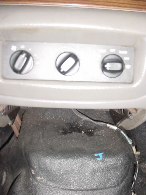 2001 Ford Crown Victoria photo