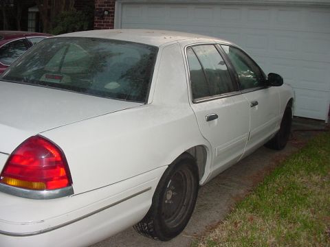 2001 Ford Crown Victoria photo