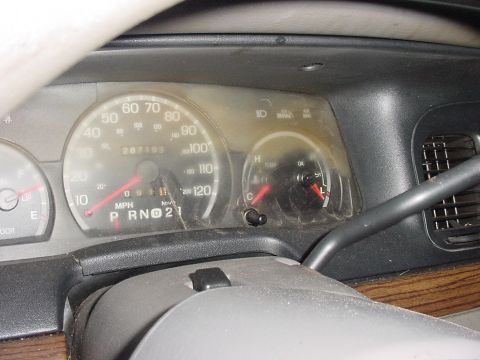 2001 Ford Crown Victoria photo