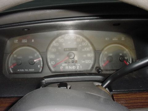 2001 Ford Crown Victoria photo