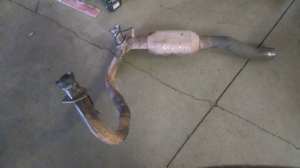 exhaust pipe with catalytic converter