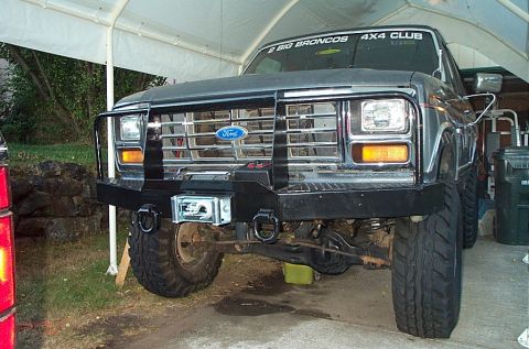 1986 Ford Bronco - Added the Warn M12k.