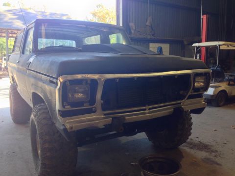 1979 Ford Bronco - This 1978 Ford Bronco is undergoing some modifications in a garage setting.