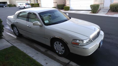 2004 Lincoln Town Car
