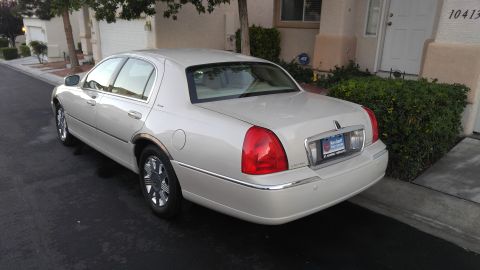 2004 Lincoln Town Car