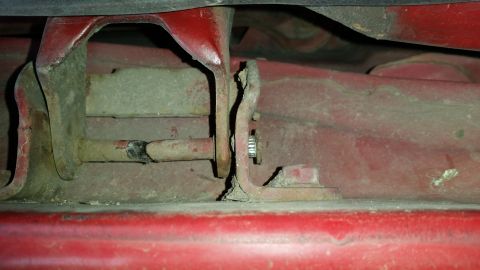 1981 Ford Bronco - I found it easiest to tap a wedge between the two pins. A small crowbar also helped (I have one that's about 12" that comes in handy).…