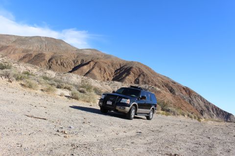 2003 Ford Expedition “TOW RIG”