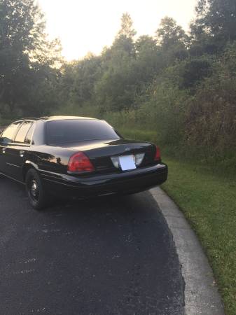 2006 Ford Crown Victoria photo