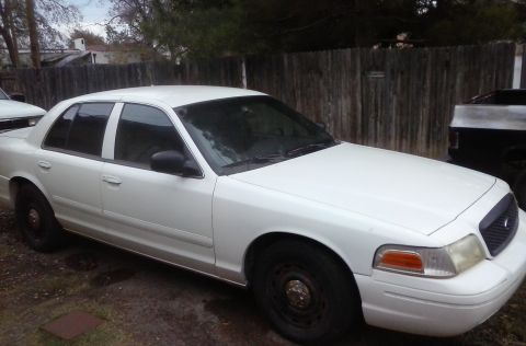 2003 Ford Crown Victoria photo