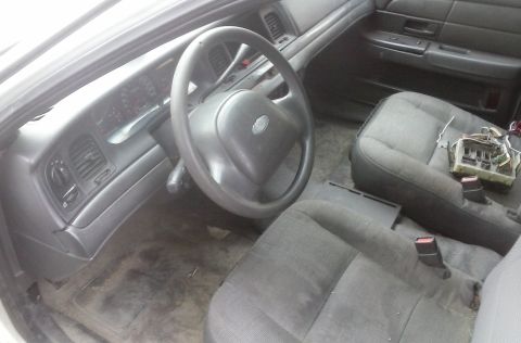 2003 Ford Crown Victoria photo