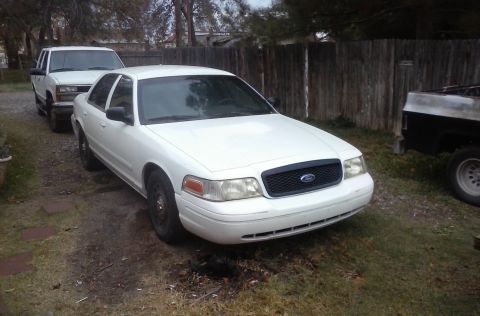 2003 Ford Crown Victoria photo