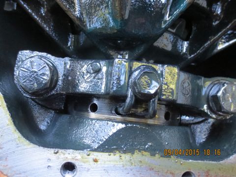 1986 Ford Bronco - another shot for bearing cap orientation and for the backlash adjustment.