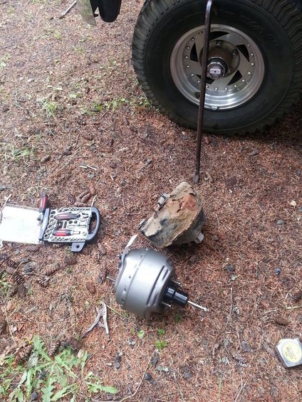 1986 Ford Bronco - Side by side comparison of stock booster to 86 F350 booster. 1 ton booster is a bit longer