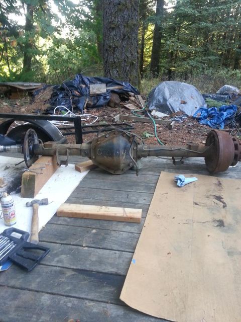 1986 Ford Bronco - full length shot showing how big that pumpkin really is. Also note the different drum system. I believe this is the earlier drum system tha…