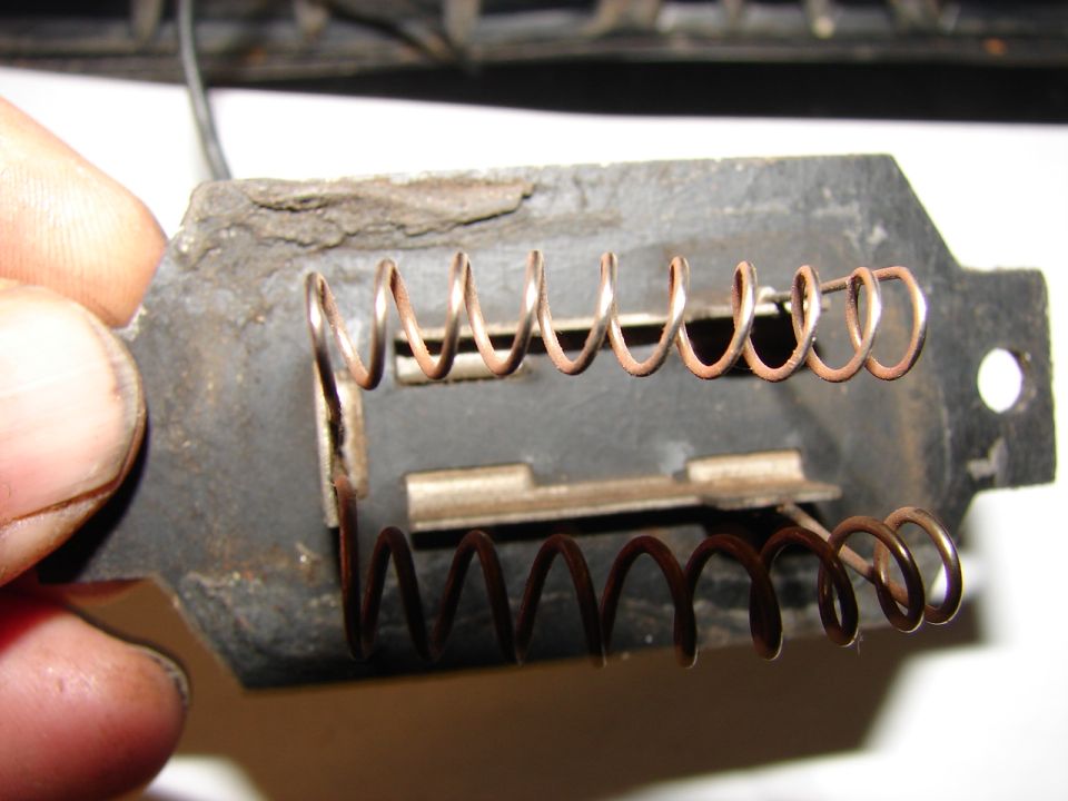 Blower motor resistor with copper coils
