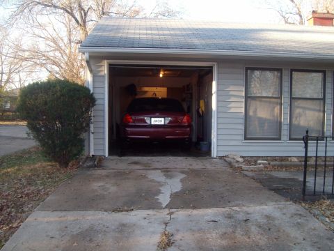 2004 Ford Crown Victoria - Tucked in for the winter.