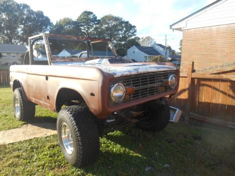 1972 Ford Bronco - This 1972 Ford Bronco is undergoing restoration and is missing its top.