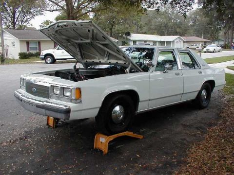 1991 Ford LTD Crown Victoria “MoneyVic”