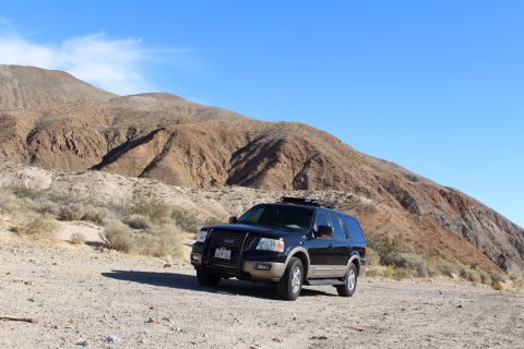 2003 Ford Expedition “TOW RIG”