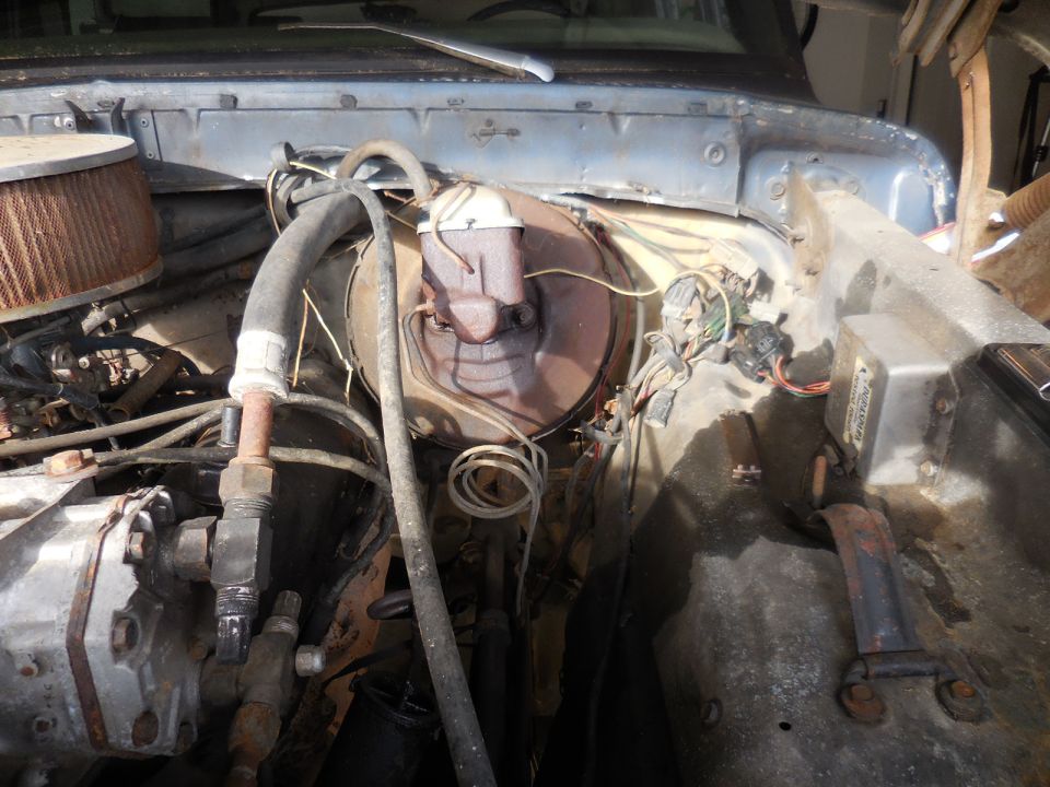 Engine bay with brake booster and air filter