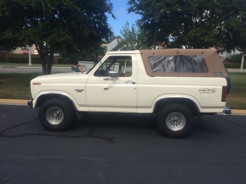 1985 Ford Bronco photo