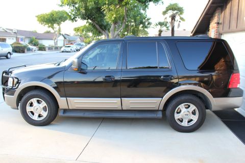 2003 Ford Expedition “TOW RIG”